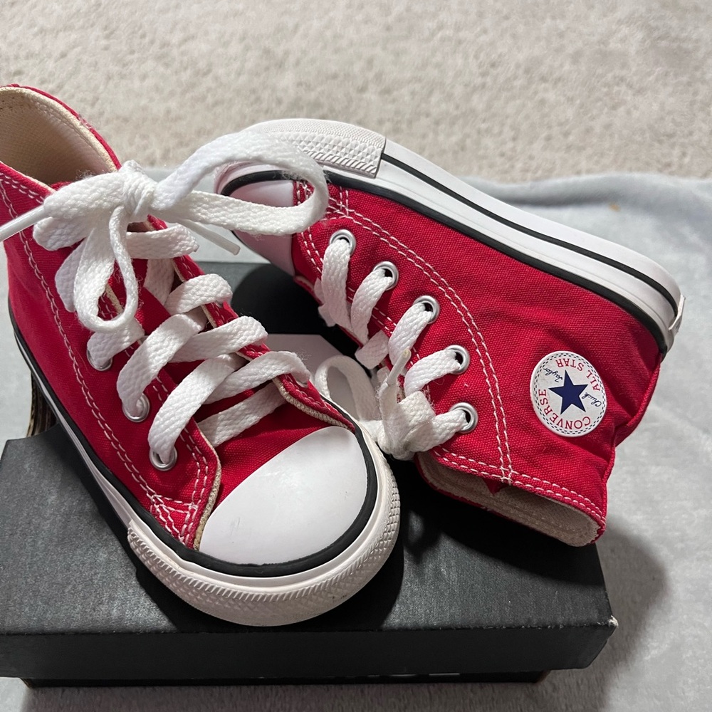 Kids Converse High Tops (red)